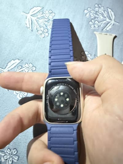 Apple Watch Series se 91% battery health negotiable