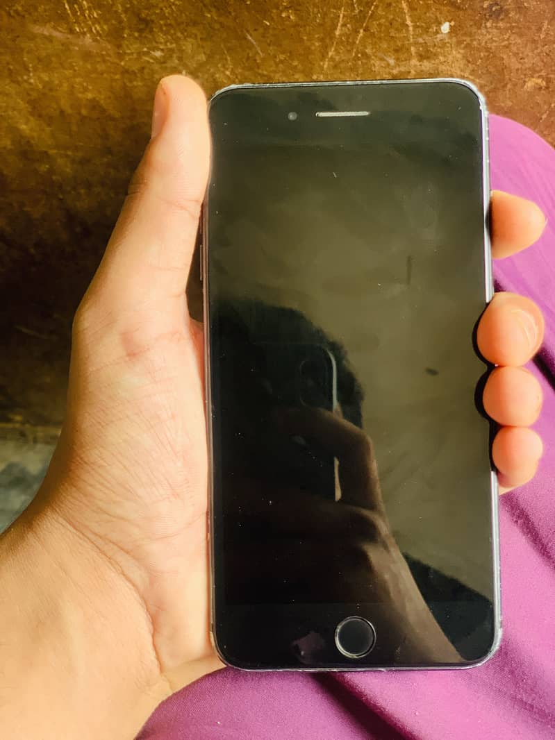 Apple iPhone 7 Plus 1