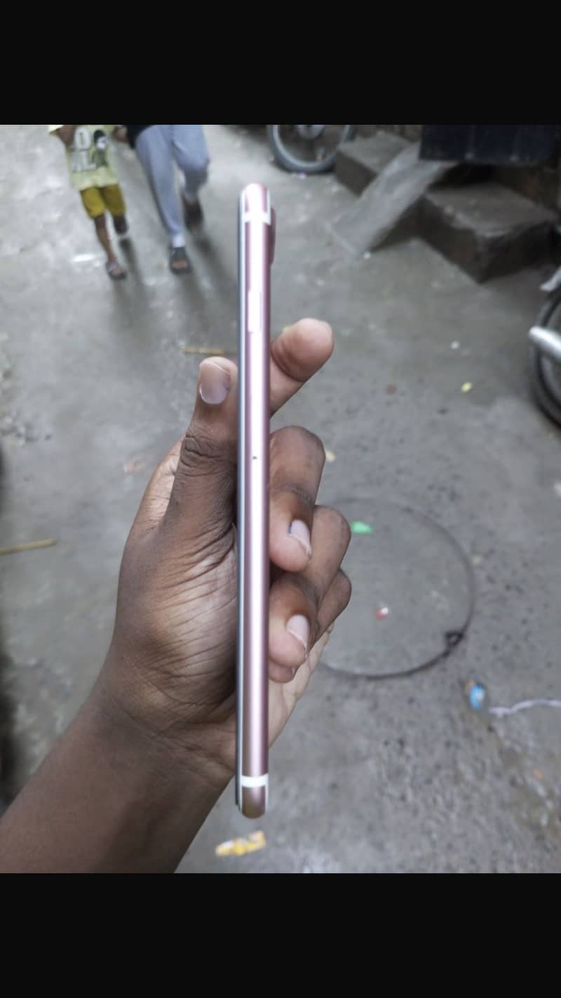 Apple iPhone 7 Plus 2