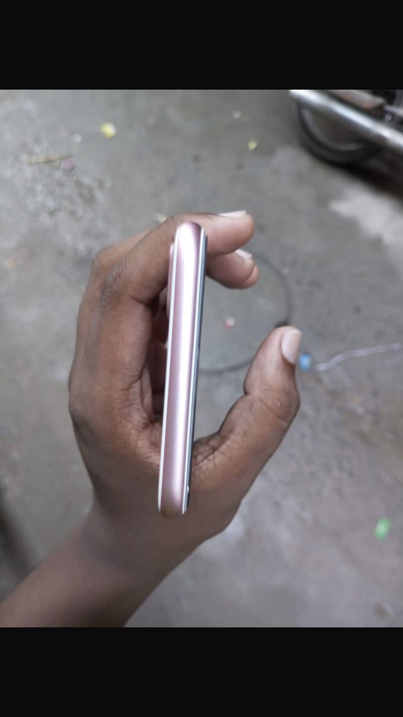 Apple iPhone 7 Plus 4
