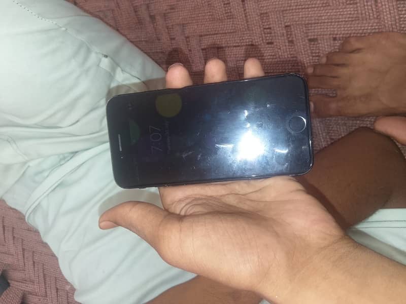 Apple iPhone 7 3