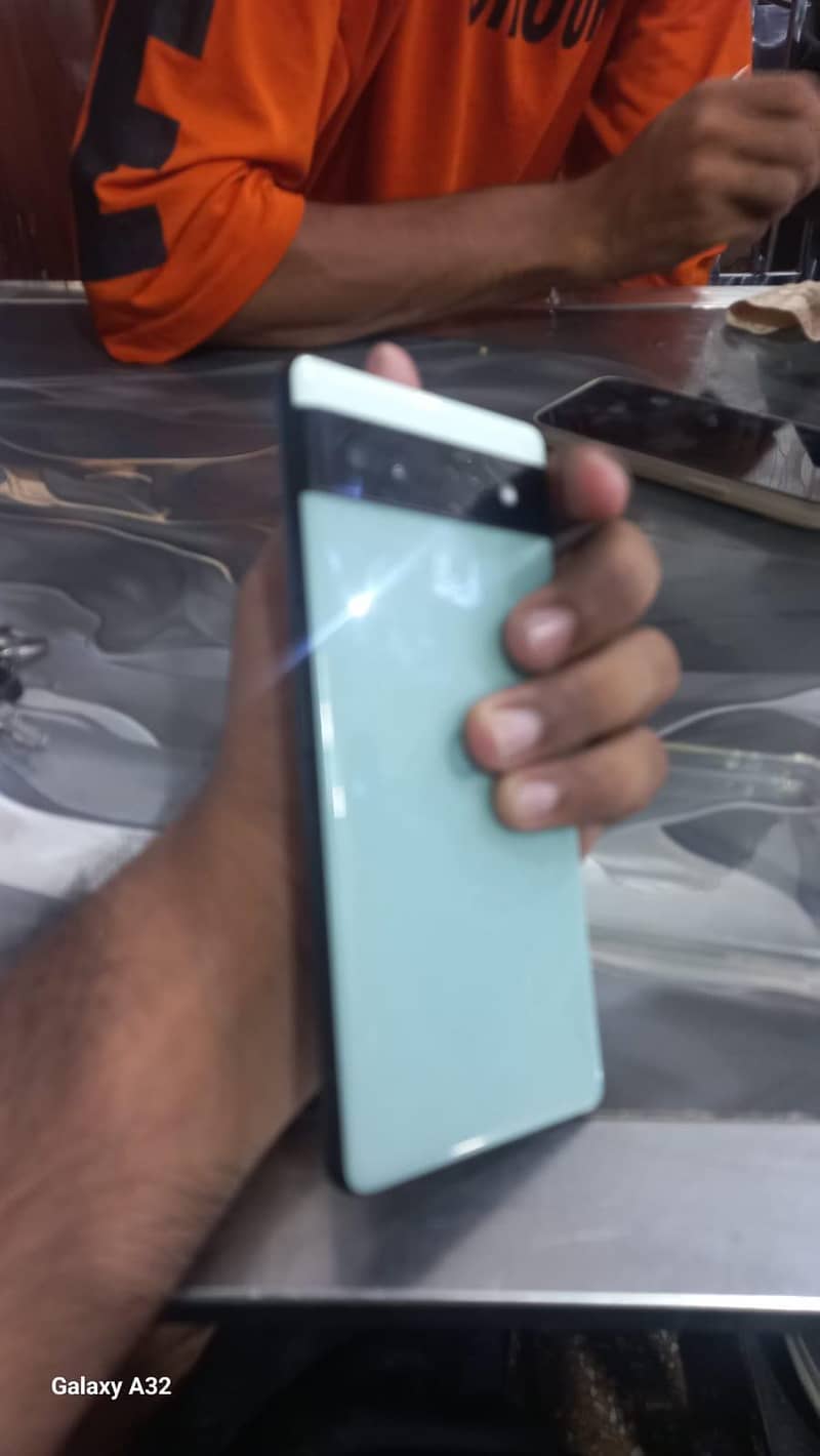 Google Pixel 6a 3