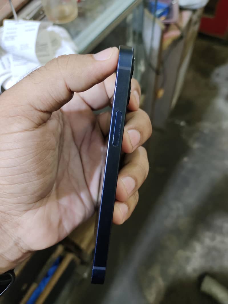 Apple iPhone 12 mini 1