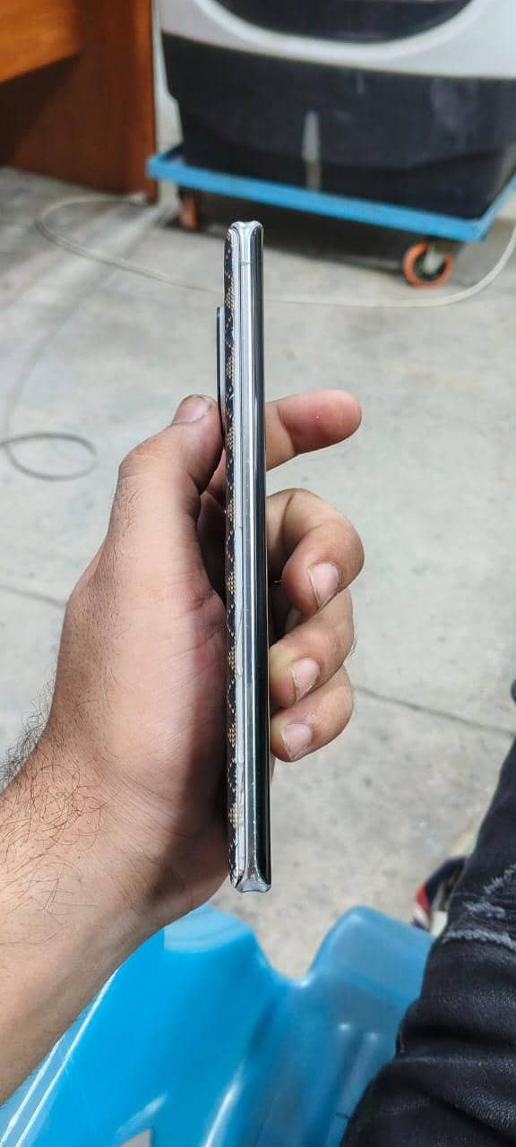 Sharp Aquos Sense6 4