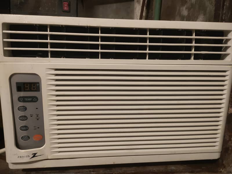 window AC 2