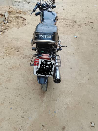 United 100 cc self start  Model 2022  Do on tyre saaf sut rahe hai