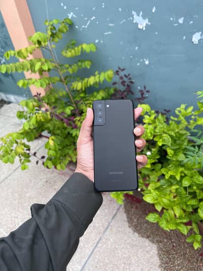 Samsung Mobile S21 Plus. Non pta. dots. 8gb 128gb. 120 hz display.