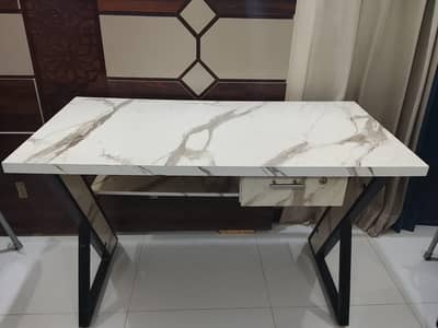 Gaming Table + Gaming Chair