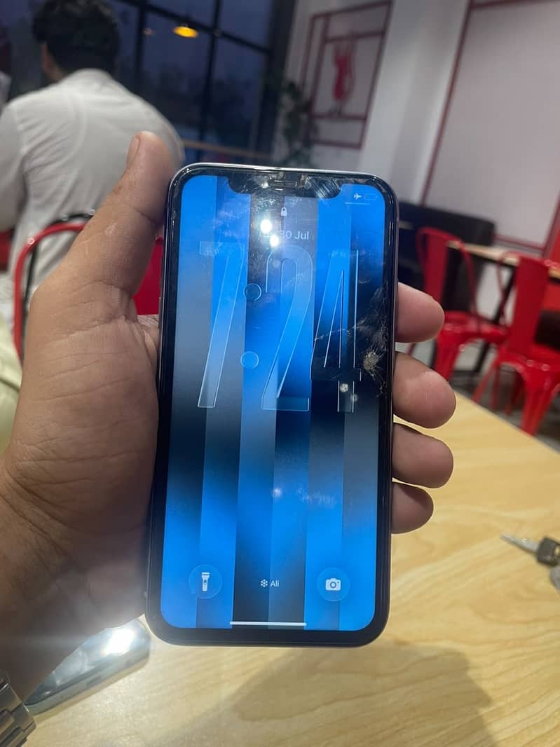 Apple iPhone 11 3