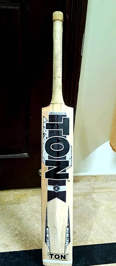 TON BAT