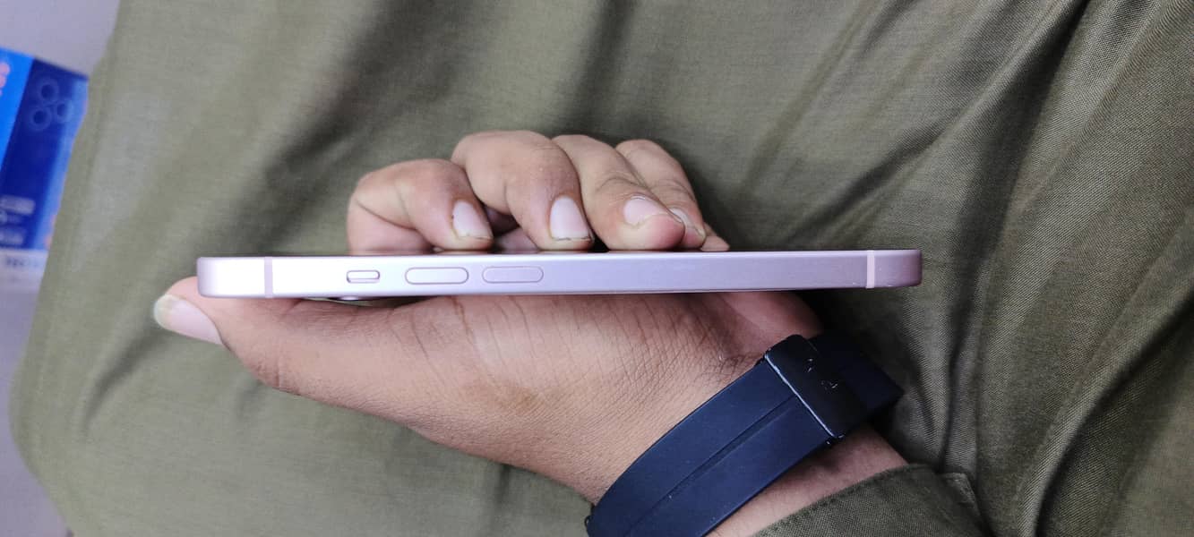 Apple iPhone 15 2