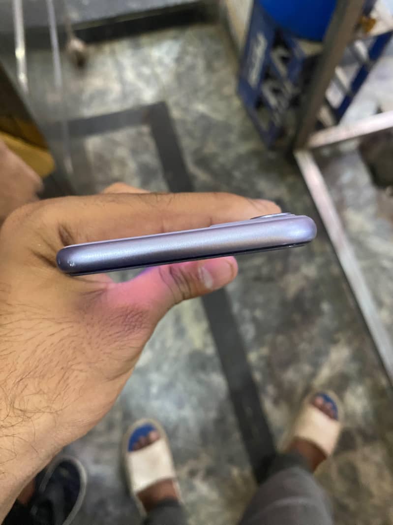Apple iPhone 11 5