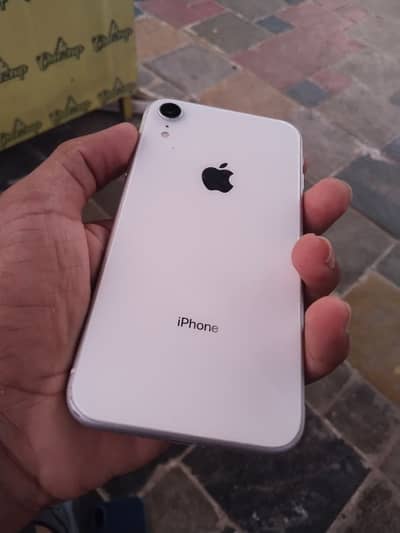 Apple iPhone XR