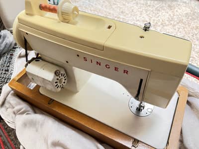 Singer Golden Girl 963 imported model Machine like brand new