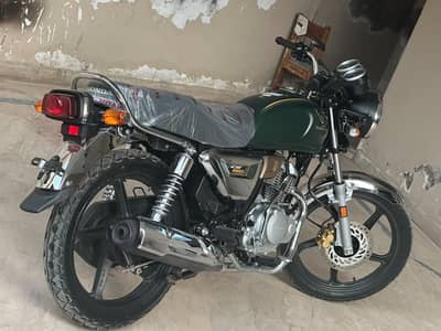 Honda CG 150cc golden number 1010. contact 03369800157