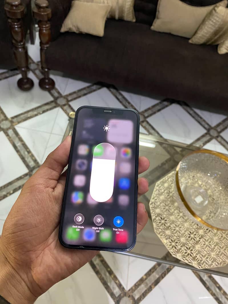 Apple iPhone 12 7