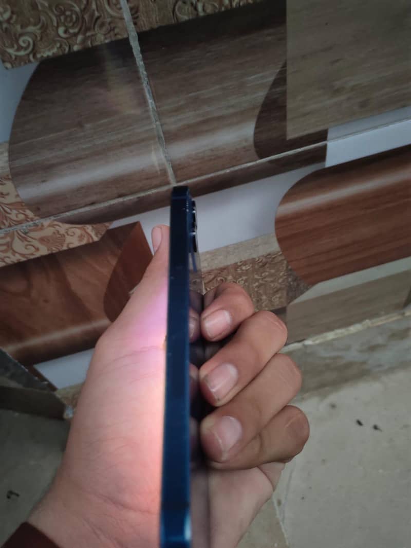Apple iPhone 12 3