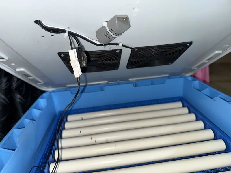 Automatic high Tech incubator 50+ eggs capacity — photo 2