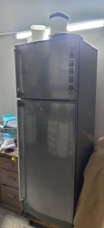 Dawlance fridge,, 16 ft in good condition