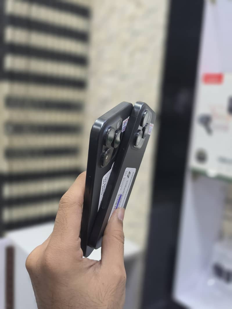 Apple iPhone 15 Pro 2