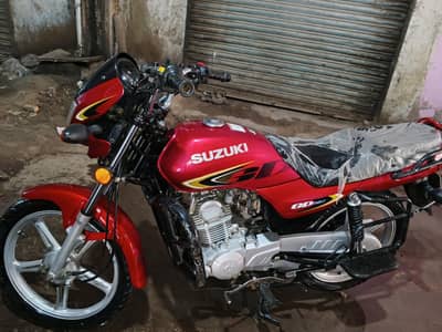Suzuki 110 hai bilkul new hai jis ko chahe 03130278350