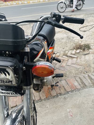 125 With Special Number (2) For sale fresh condition