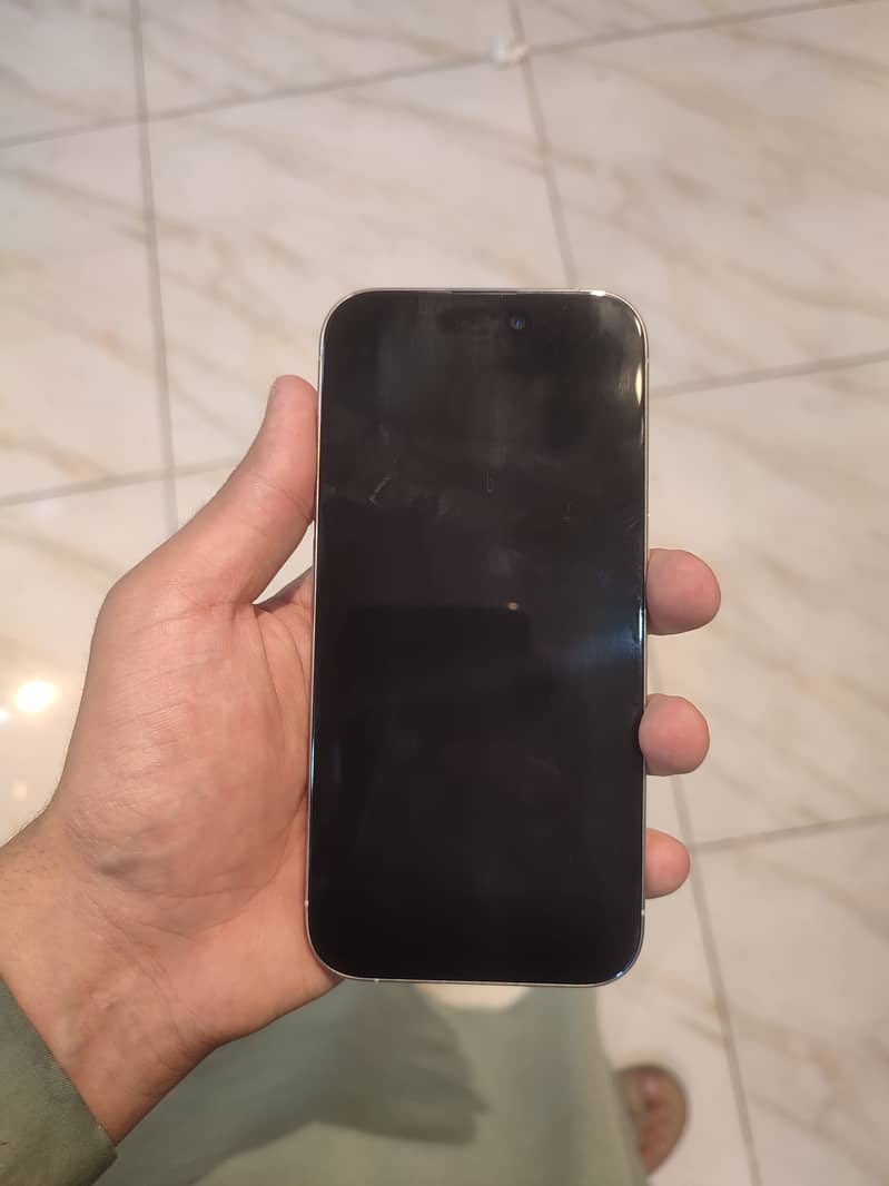 Apple iPhone 15 Pro 2