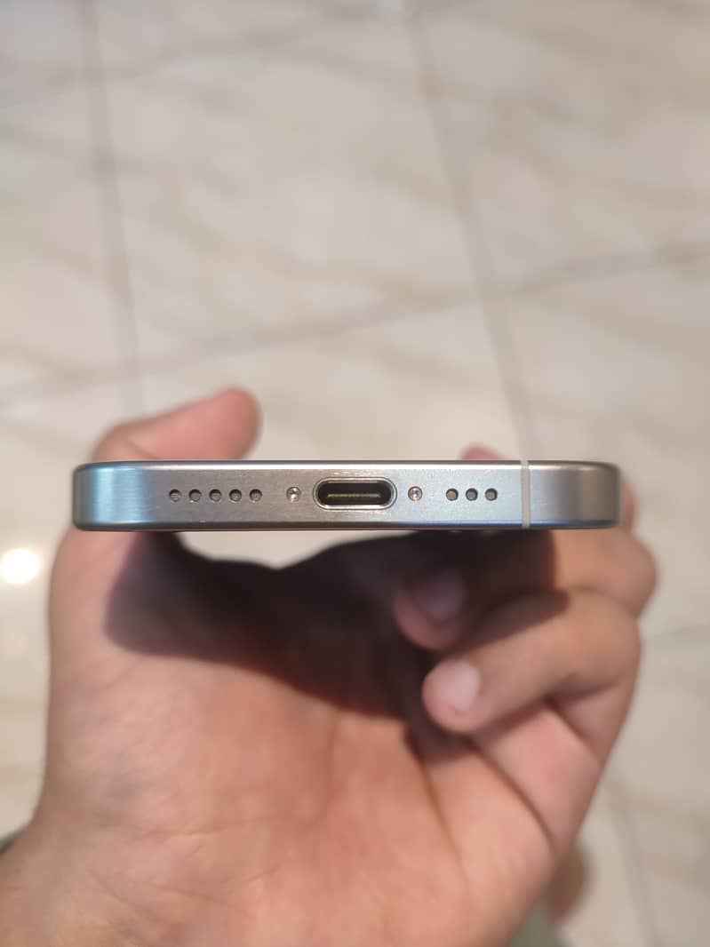 Apple iPhone 15 Pro 3