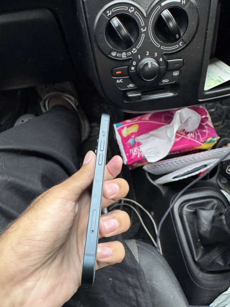iPhone 13 jv 1
