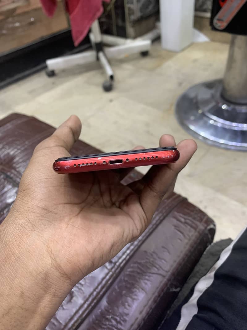 Apple iPhone 11 3