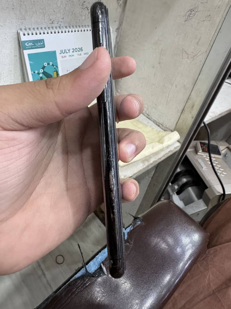 Apple iPhone X 5