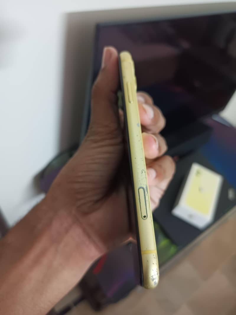 Apple iPhone 11 7