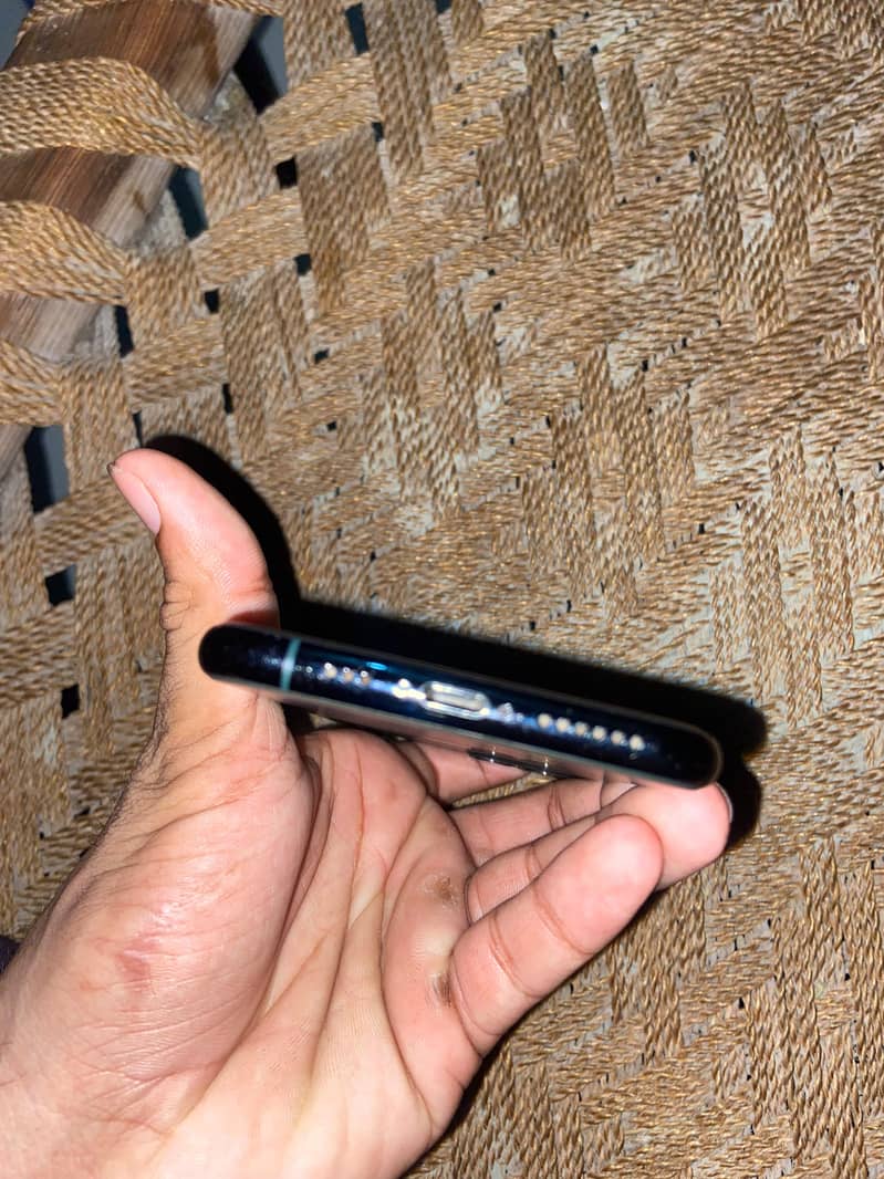 Apple iPhone 11 pro 6