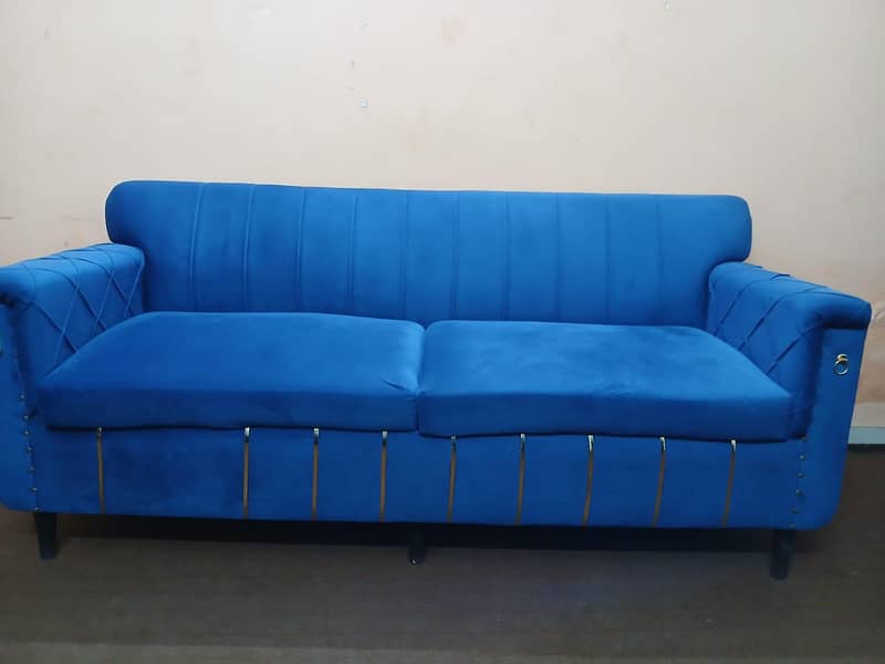 Good Condition Sofa Set 5