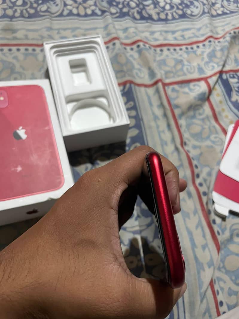 Apple iPhone 11 4