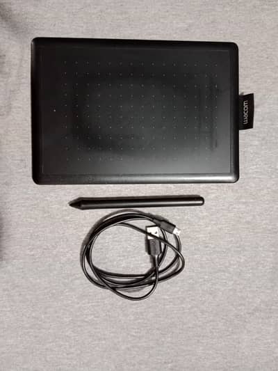 One by Wacom Creative Pen Tablet (Used Once - 10/10)