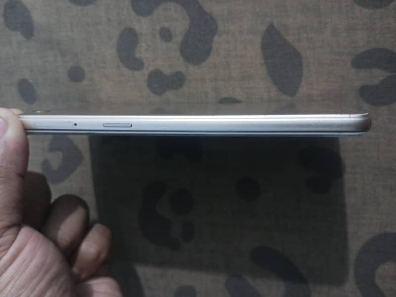 OPPO A37 5