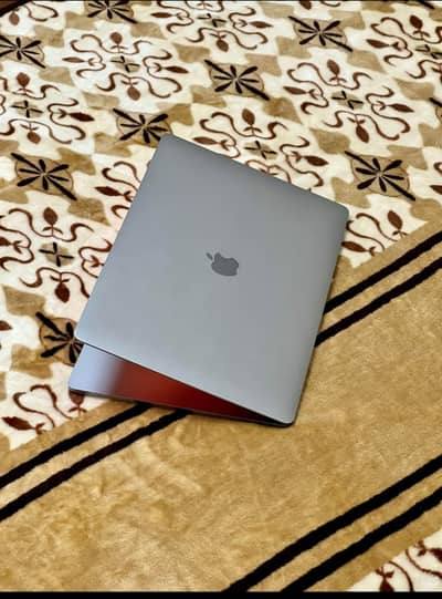 MacBook pro 2018 32Gb 1Tb