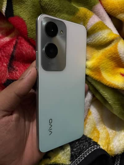 Vivo Y18