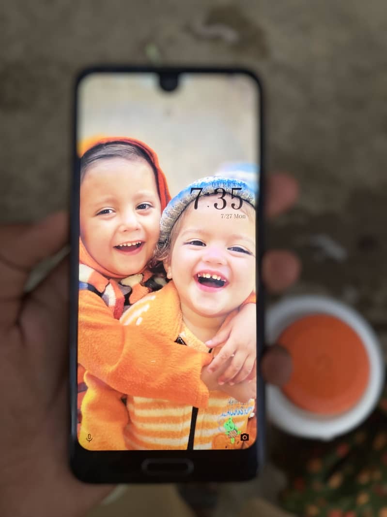 Sharp Aquos R2 2
