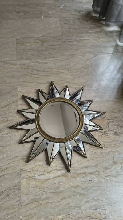 BEAUTIFUL WALL MIRROR FOR SALE