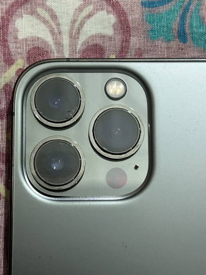 Apple iPhone 13 Pro Max 6