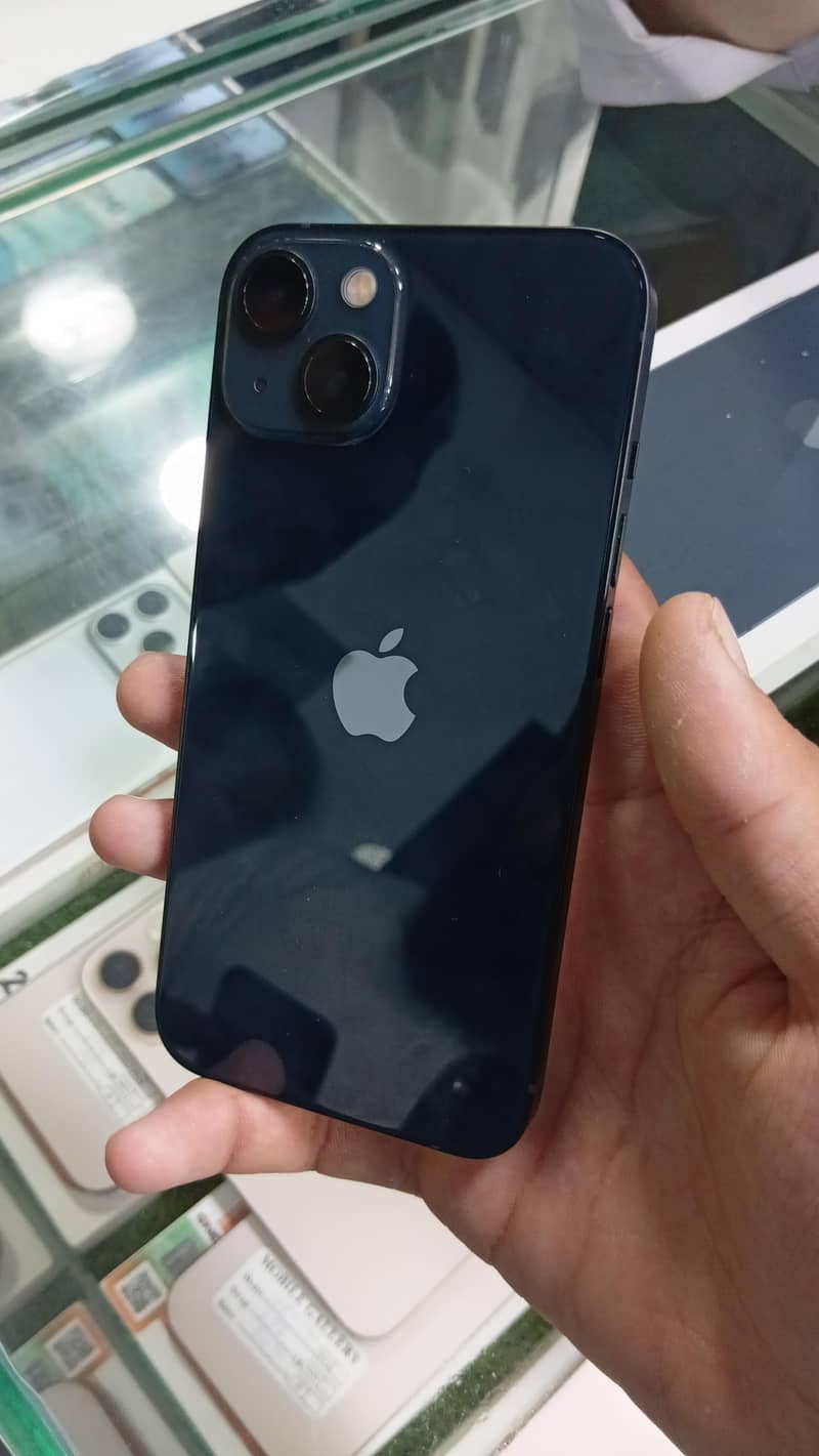 Apple iPhone 13 0