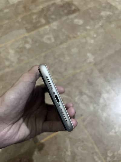 Apple iPhone 11JV All okay 10/10 64 gb 74 health