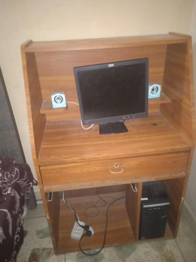 Computer table 1