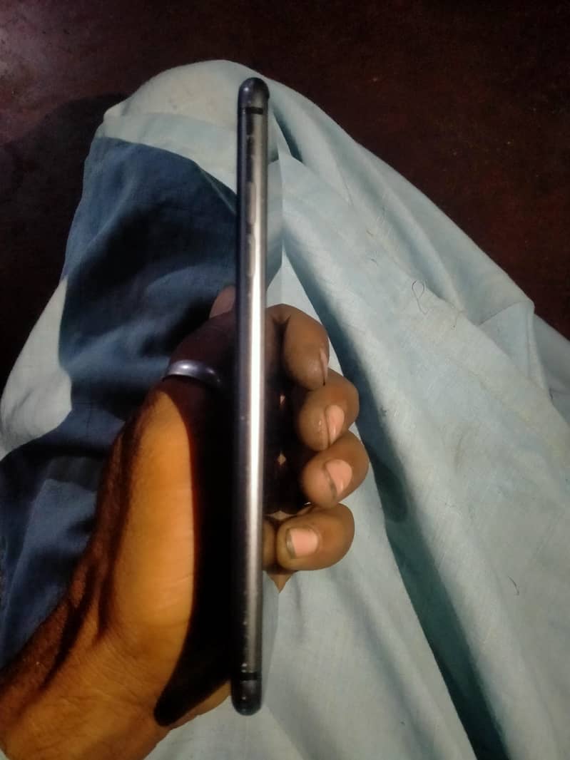 Apple iPhone 8 Plus 2