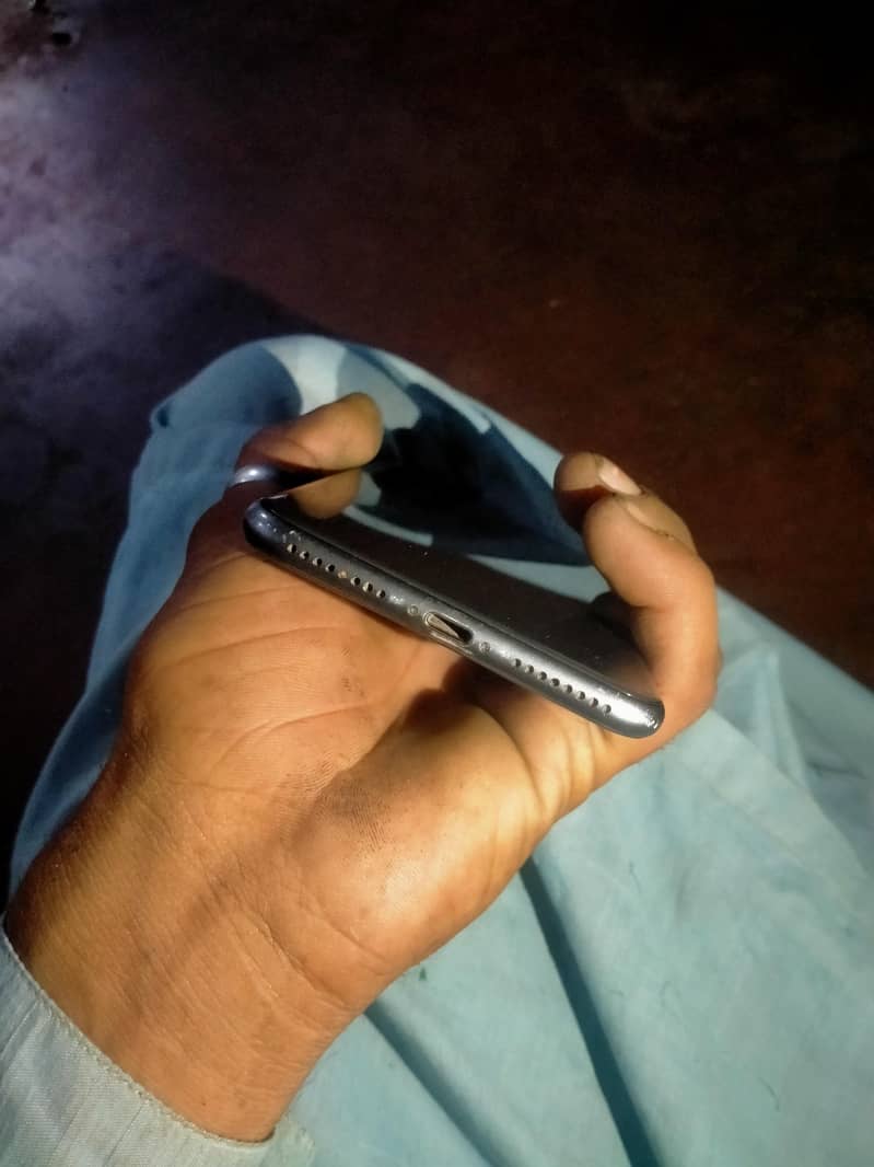 Apple iPhone 8 Plus 6