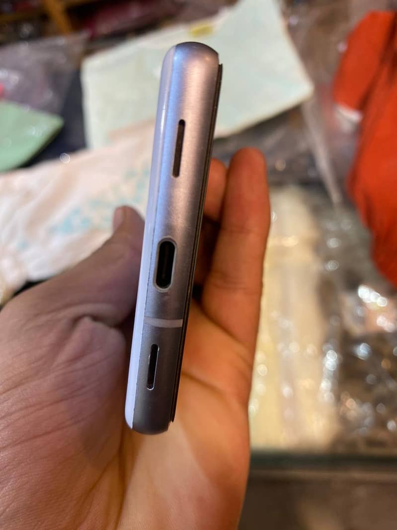Google Pixel 7a 5