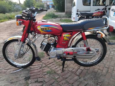YAMAHA Royel 100 good condition