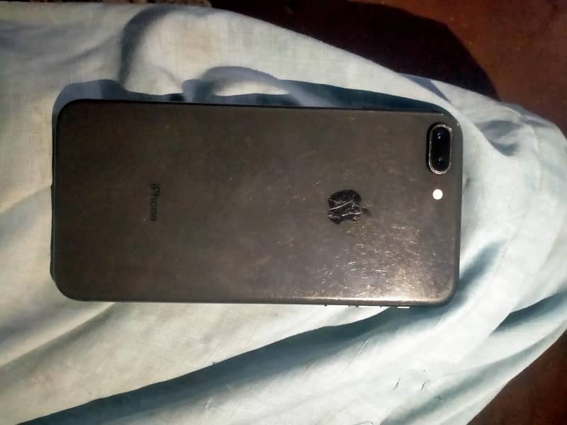 Apple iPhone 8 Plus 0